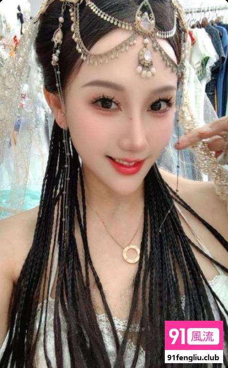 泉山舌吻骚御姐